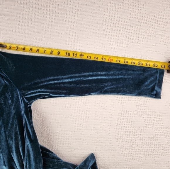 Soft Surroundings Bella Rosa Teal Blue Velvet Top Size Small - Picture 12 of 12